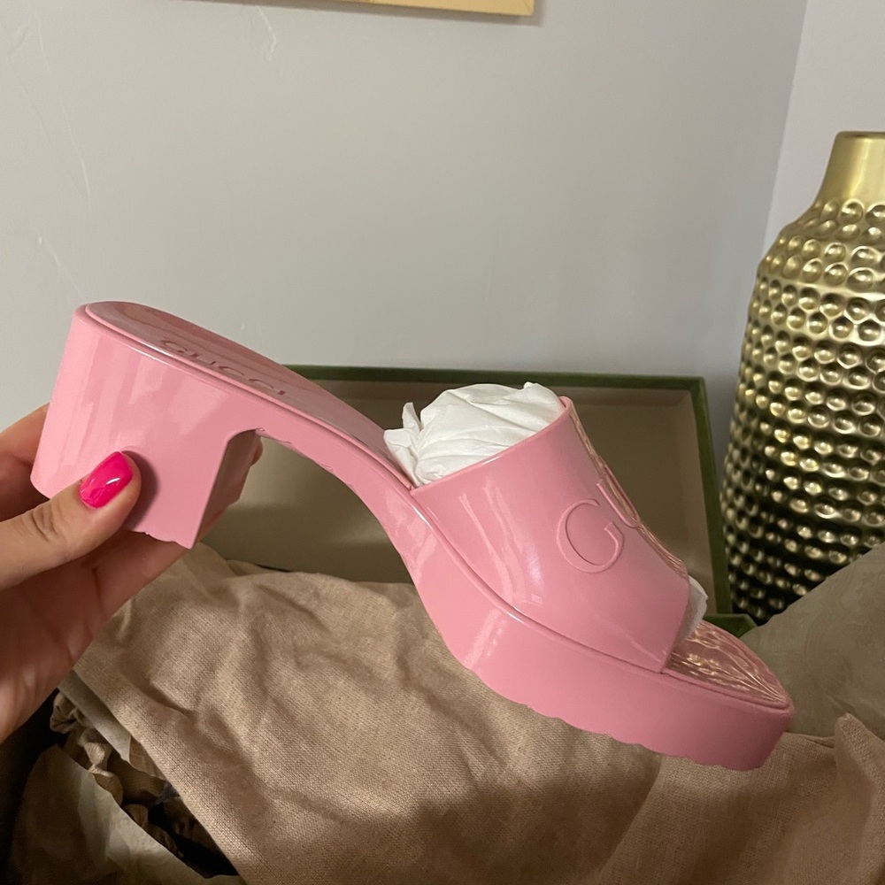 Gucci sandals. Size 8 . Never worn. Bought from Gucci boutique, Palm Desert .
